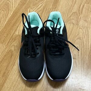 Like New Nike Running Sneakers